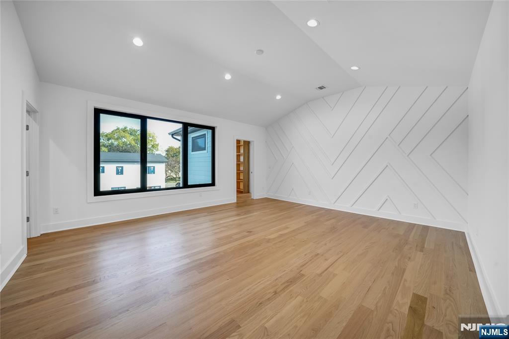 33 Oliver Road
