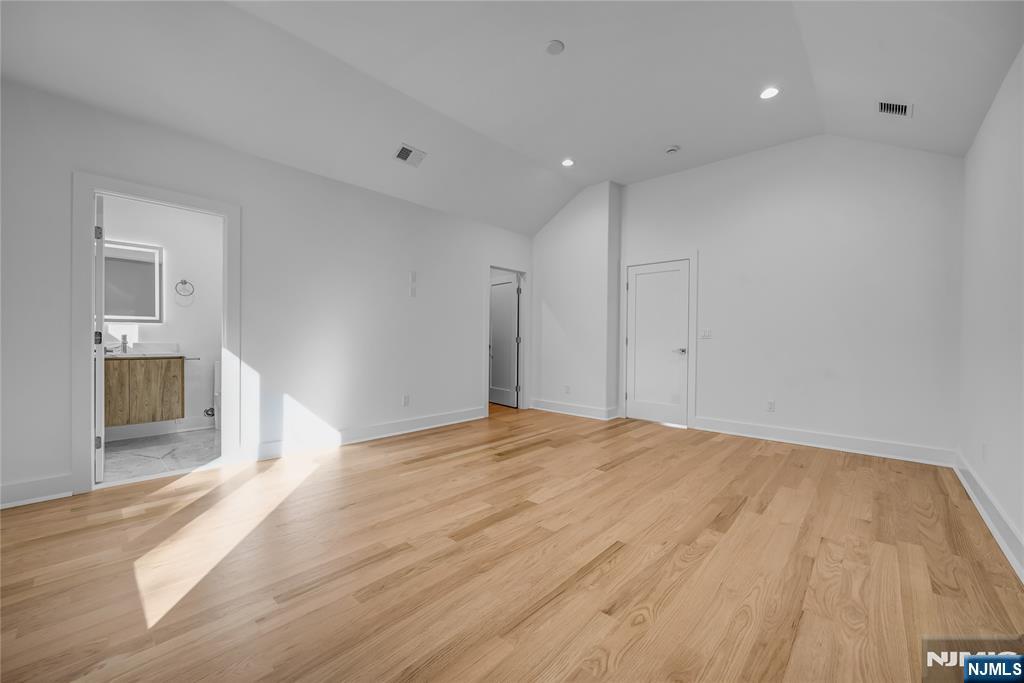33 Oliver Road