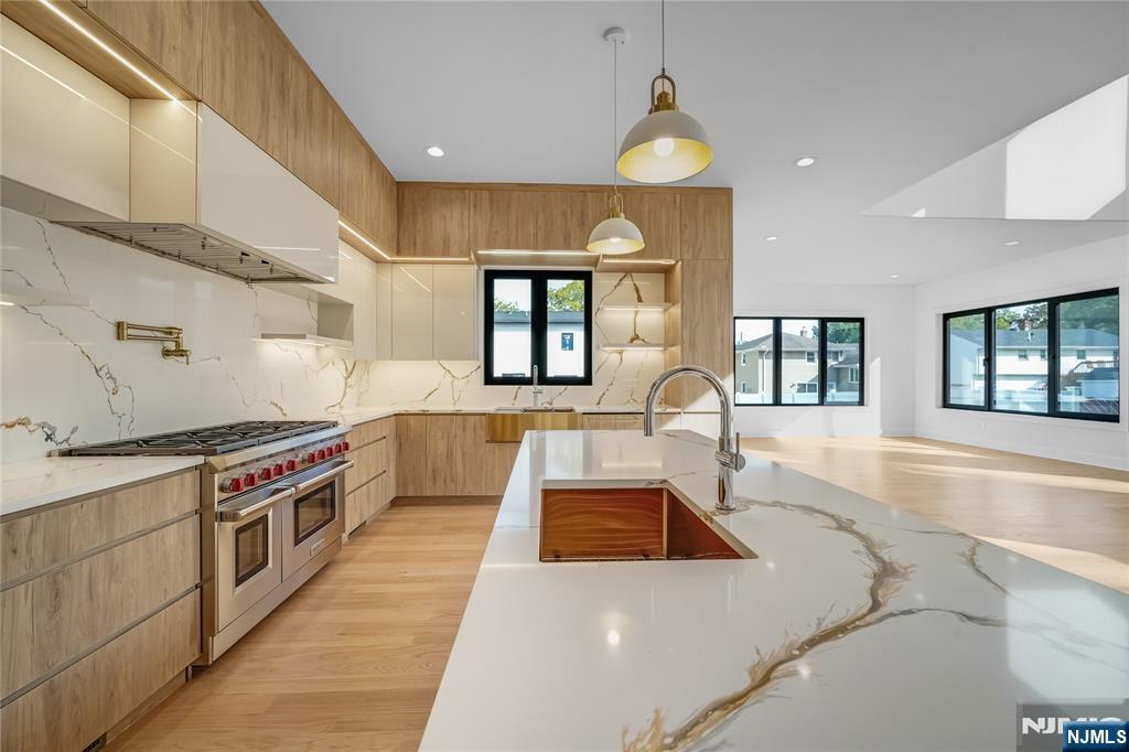 33 Oliver Road