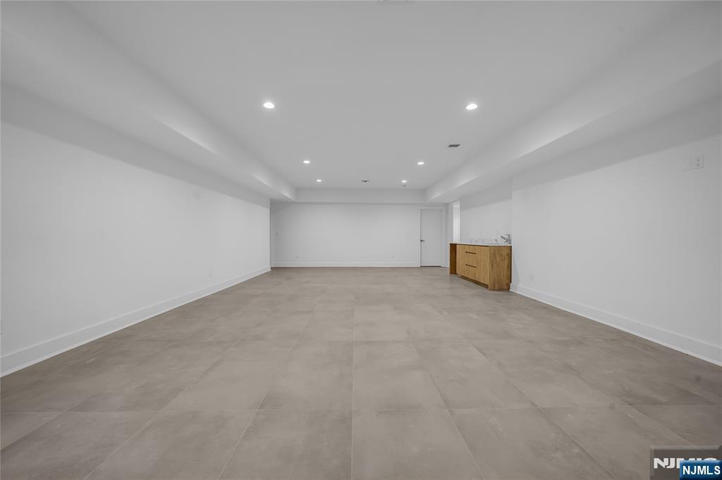 33 Oliver Road
