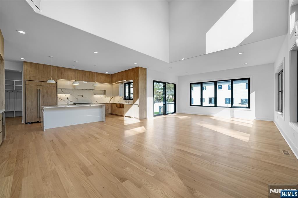 33 Oliver Road