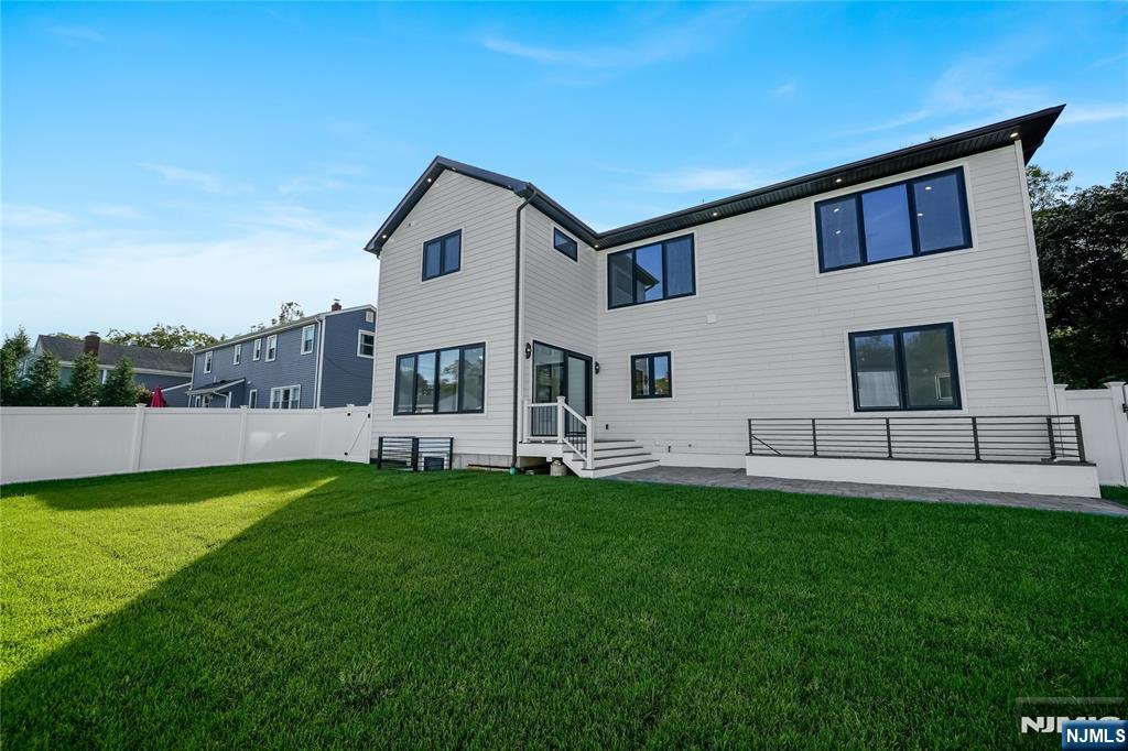 33 Oliver Road