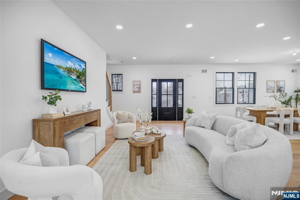 166 Forest Road