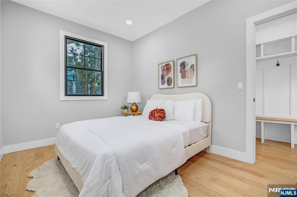 166 Forest Road