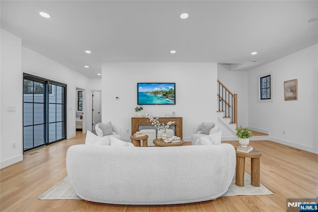 166 Forest Road