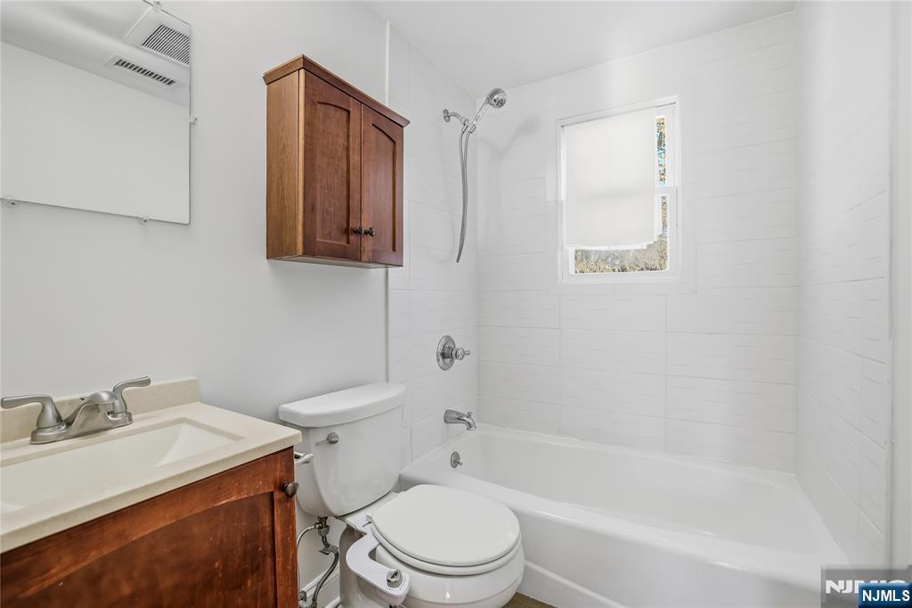 371 Gilbert Street 2