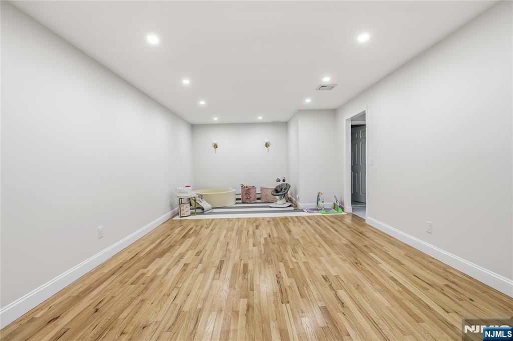 15 Kings Court