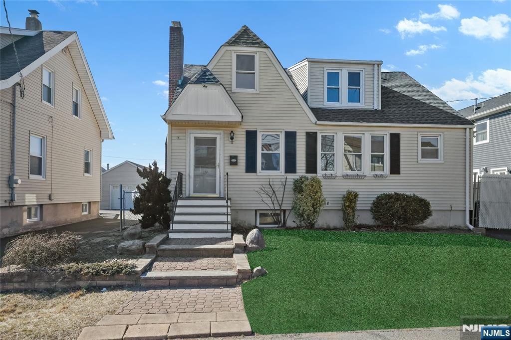 19 Woodward Street