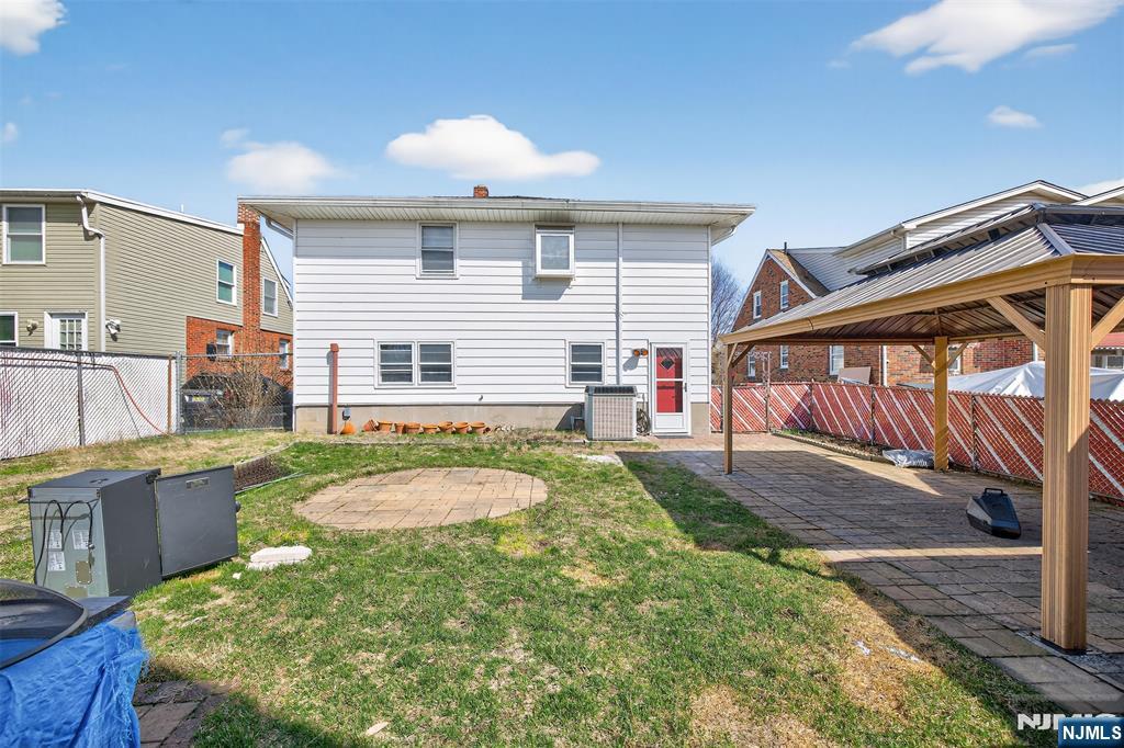 1-20 Kenneth Avenue