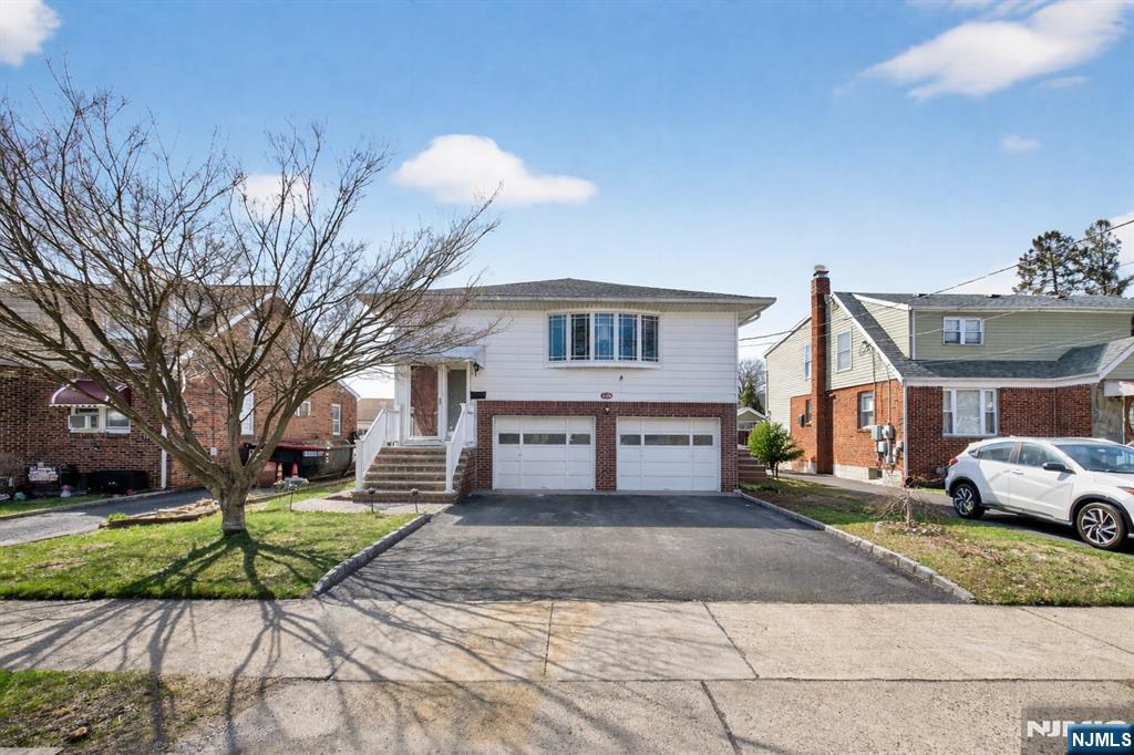 1-20 Kenneth Avenue