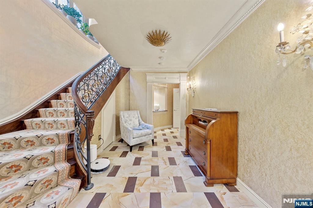 78 Roberts Road