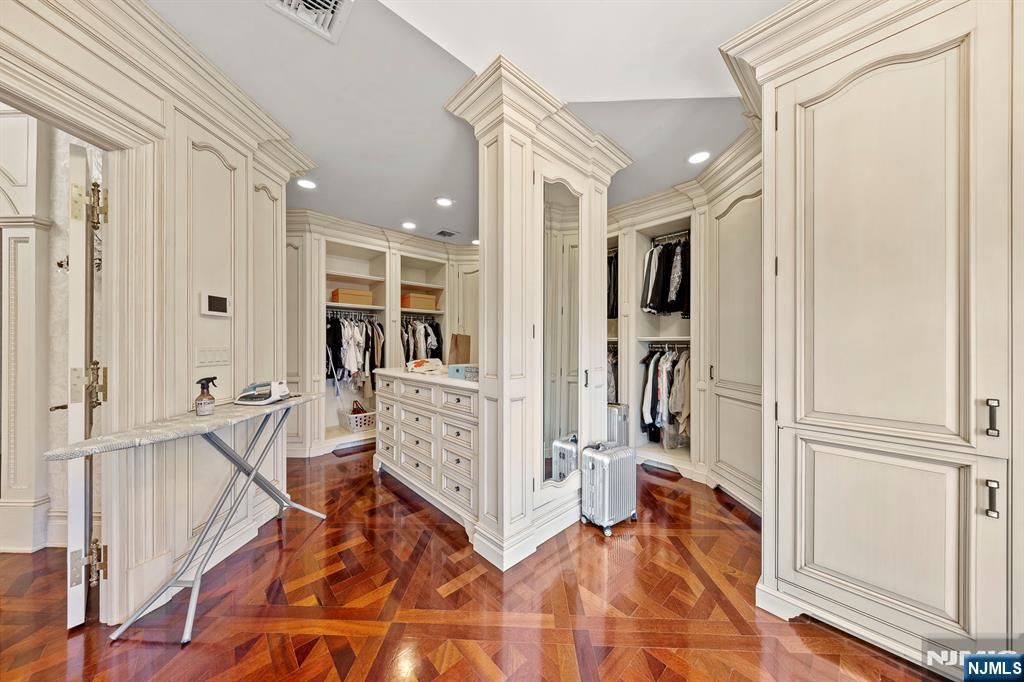 78 Roberts Road