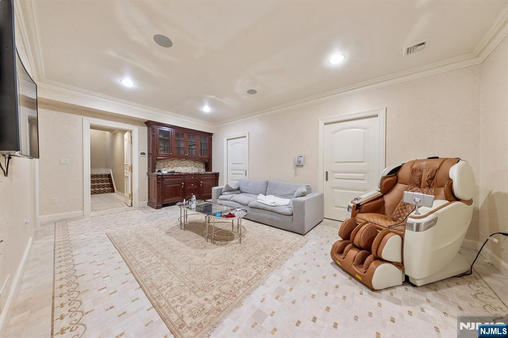 78 Roberts Road