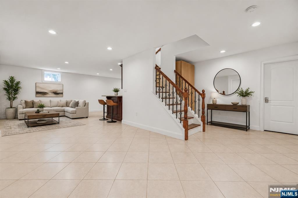 4 Holland Avenue