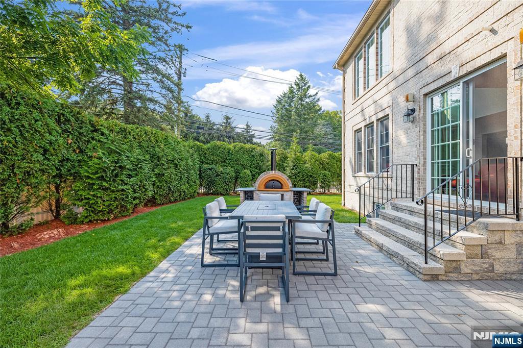 4 Holland Avenue