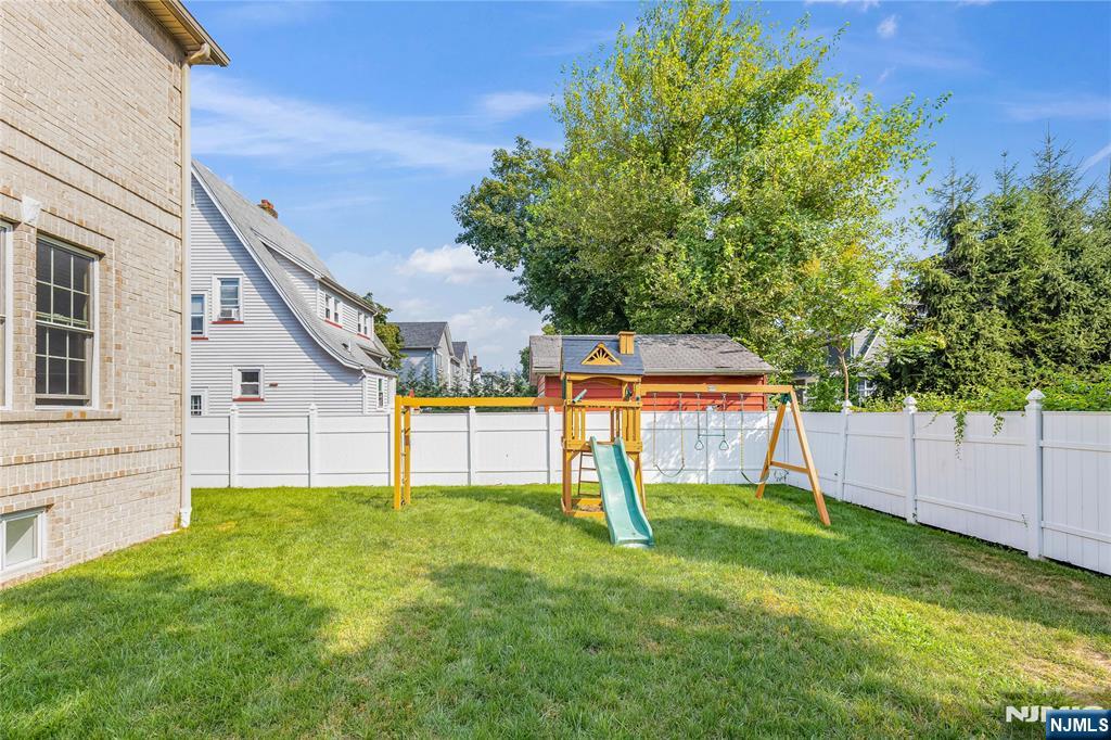 4 Holland Avenue
