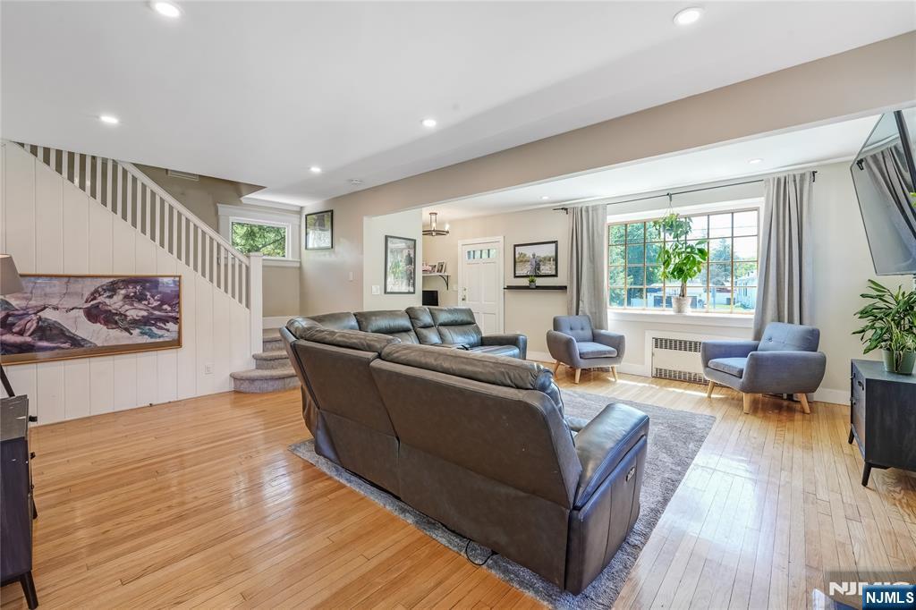 776 Maple Avenue