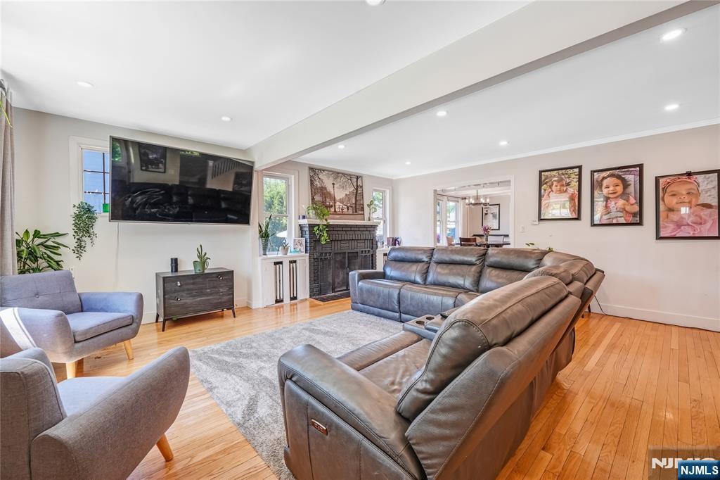 776 Maple Avenue