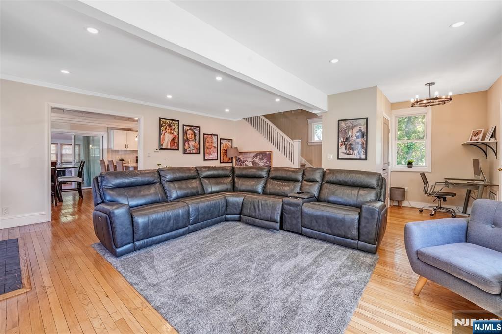 776 Maple Avenue