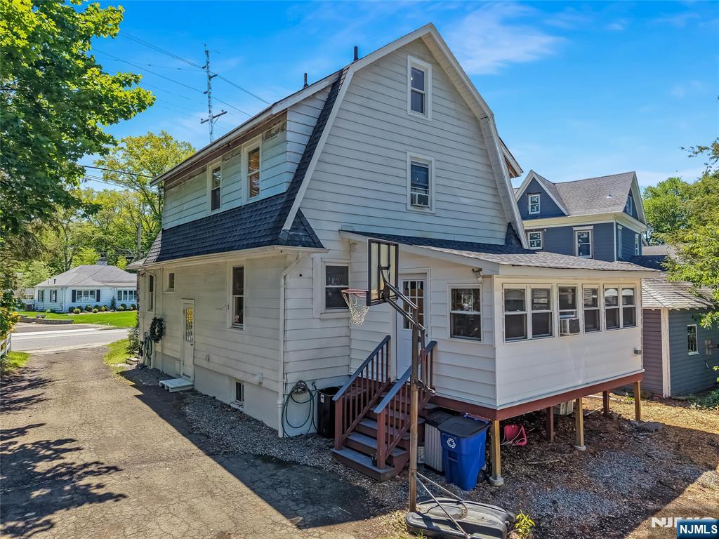 776 Maple Avenue