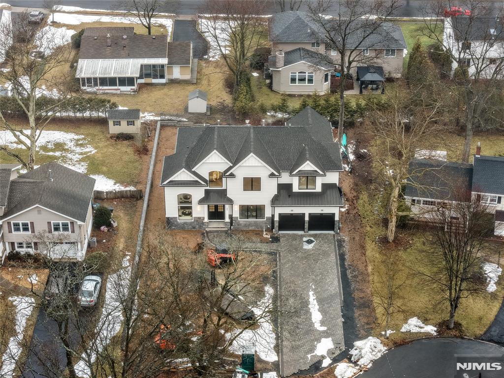 21 Manor Court