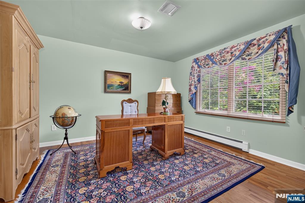 33 Crestwood Drive