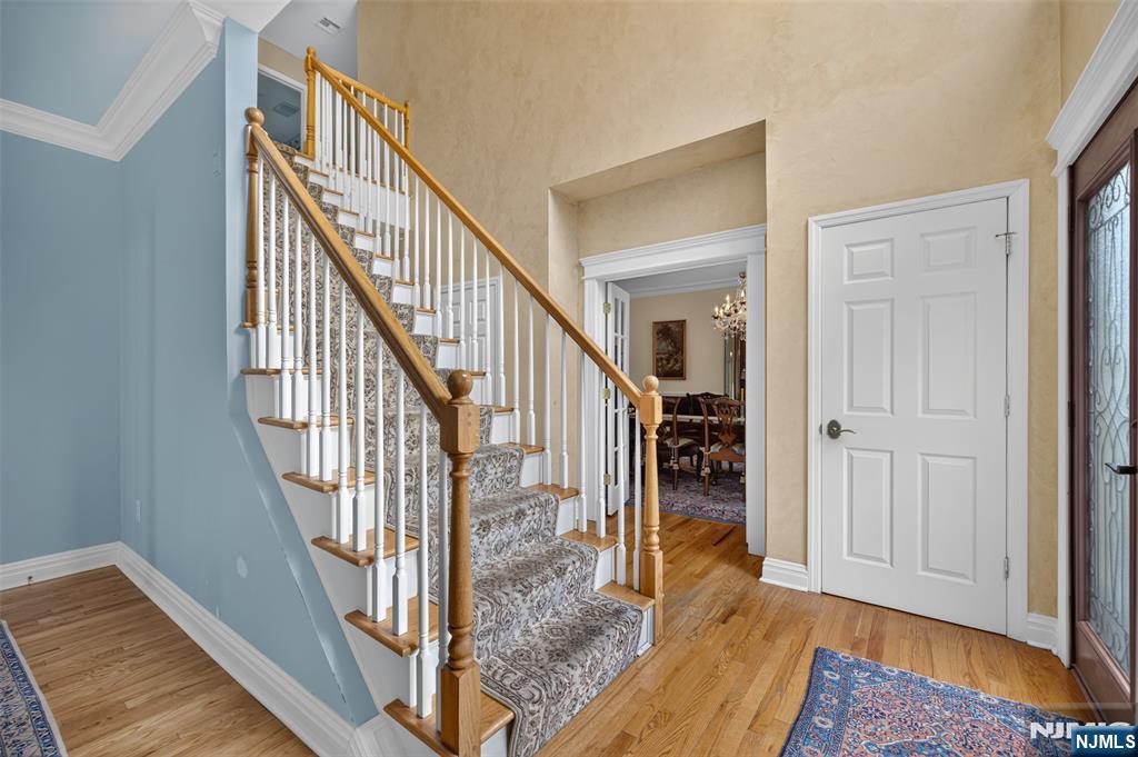33 Crestwood Drive