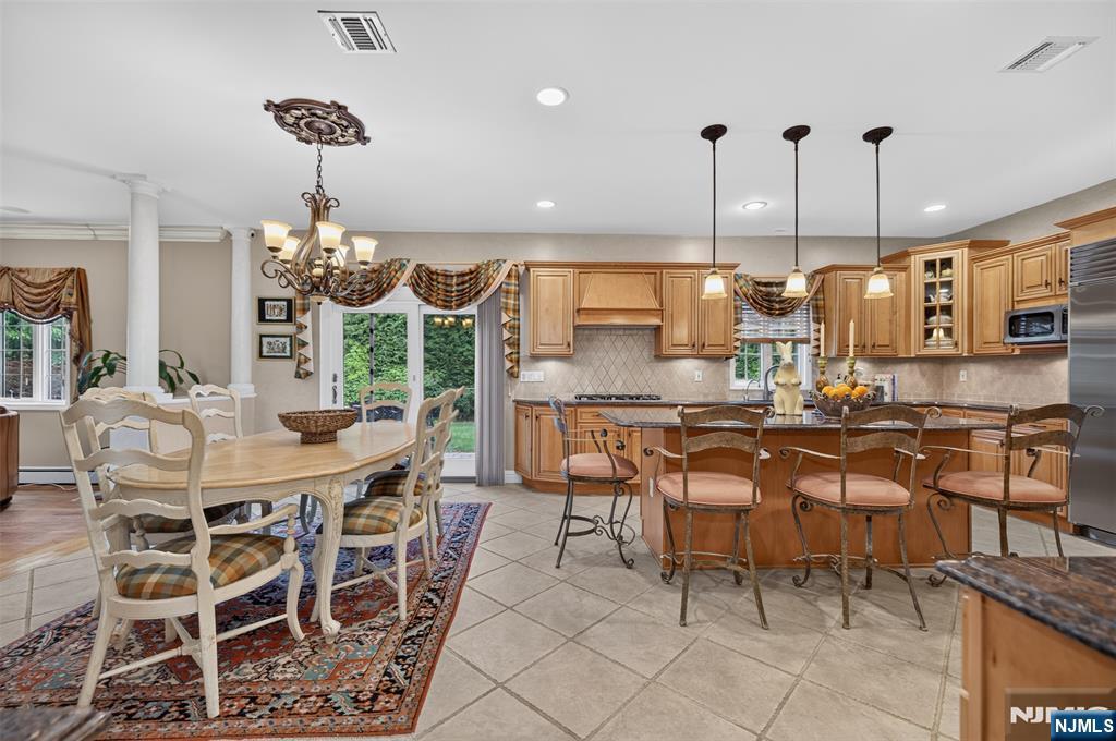 33 Crestwood Drive