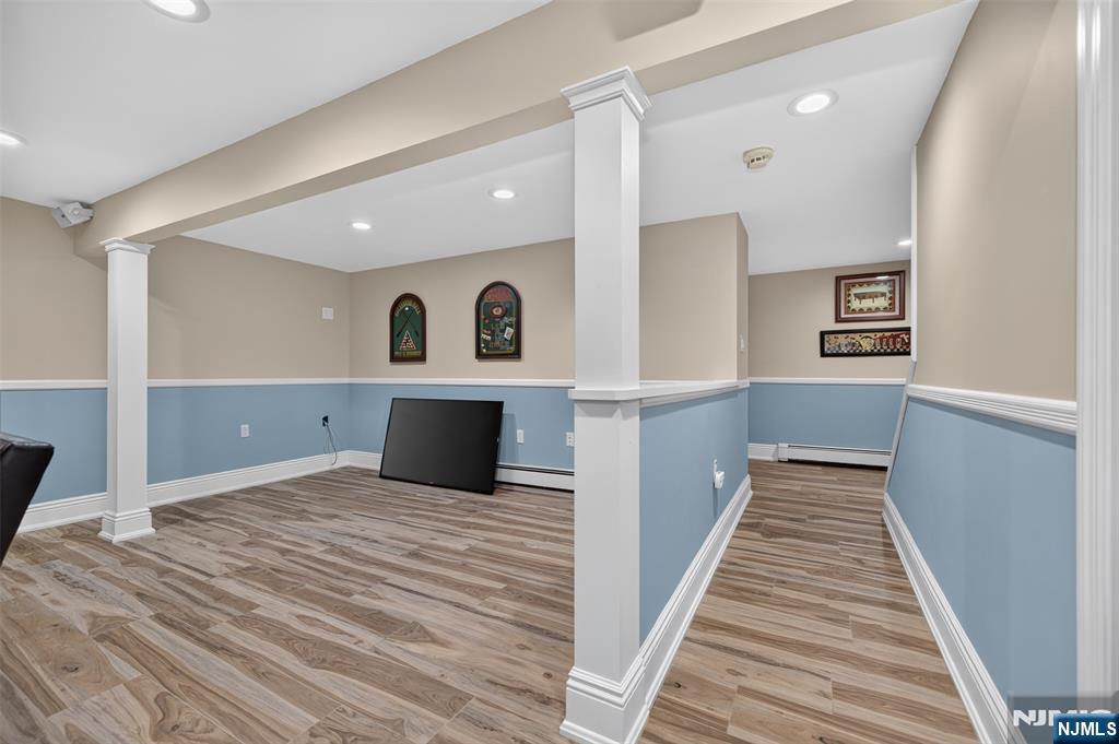 33 Crestwood Drive