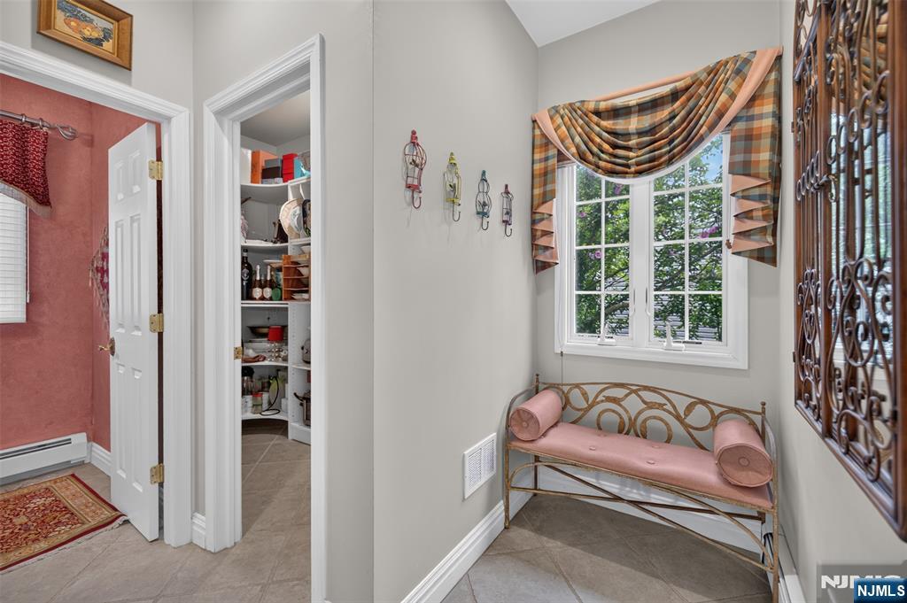 33 Crestwood Drive