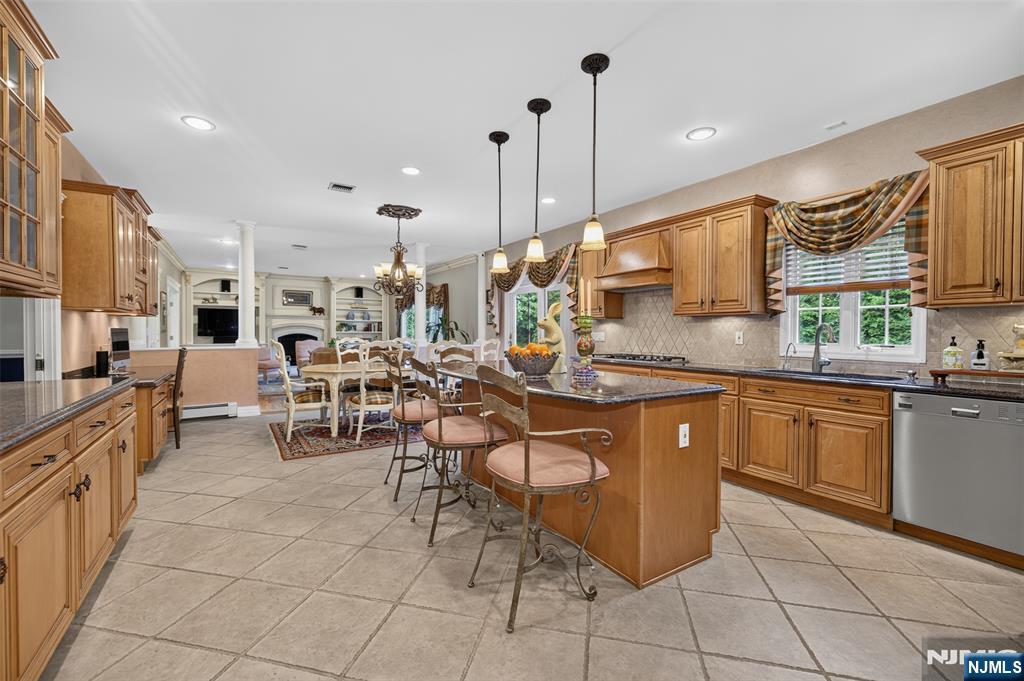 33 Crestwood Drive
