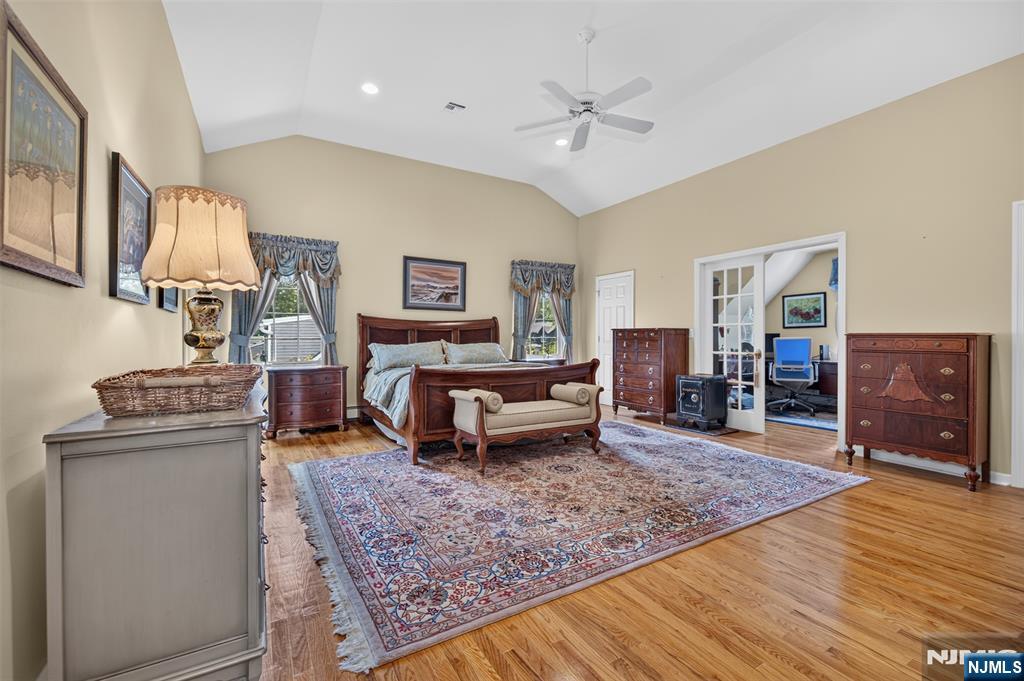 33 Crestwood Drive