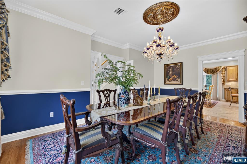 33 Crestwood Drive