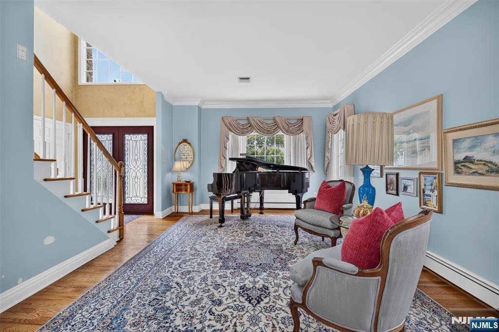 33 Crestwood Drive