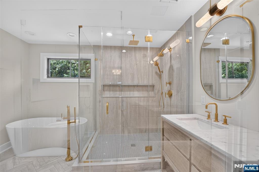 27 Crestwood Drive