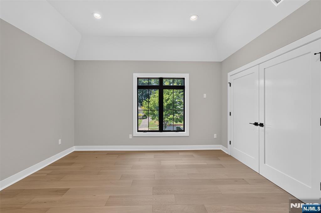 27 Crestwood Drive