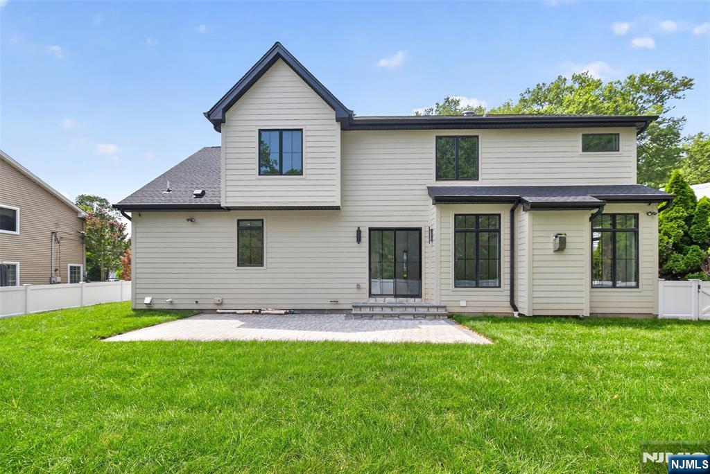 27 Crestwood Drive