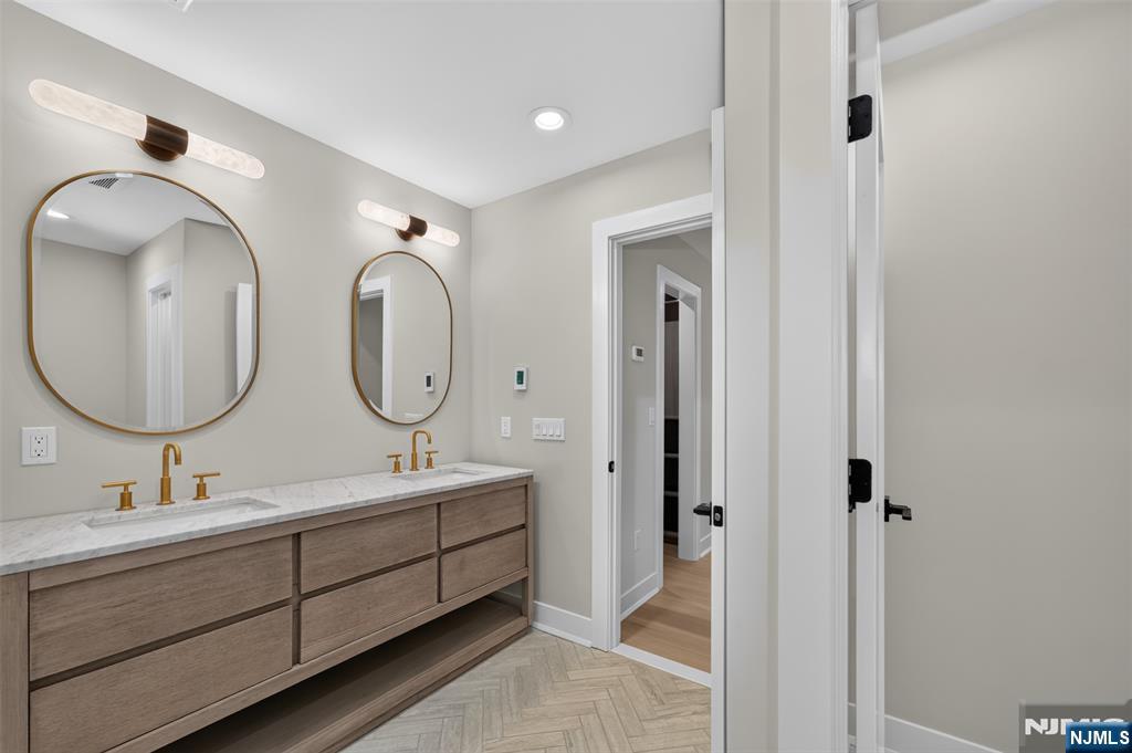 27 Crestwood Drive