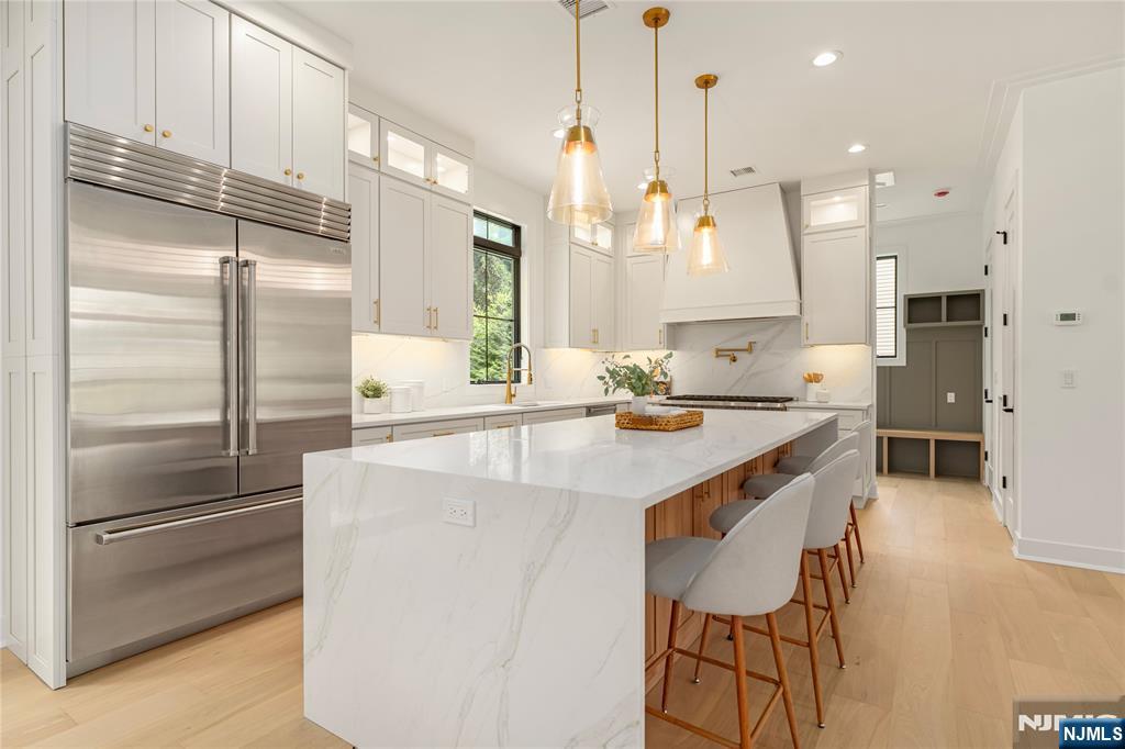 27 Crestwood Drive