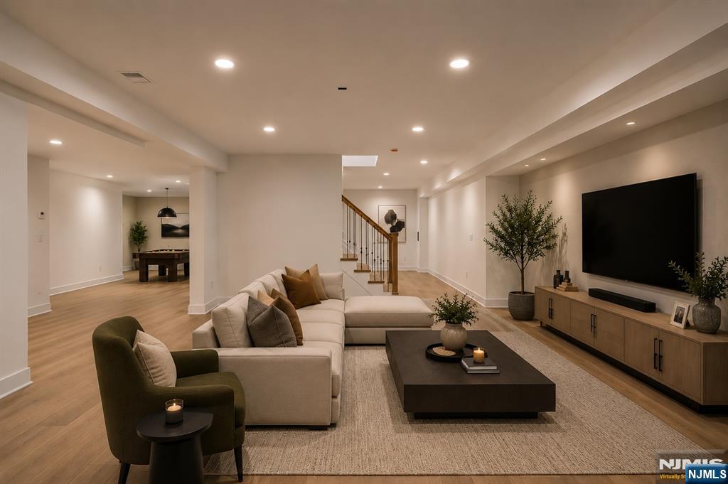 27 Crestwood Drive