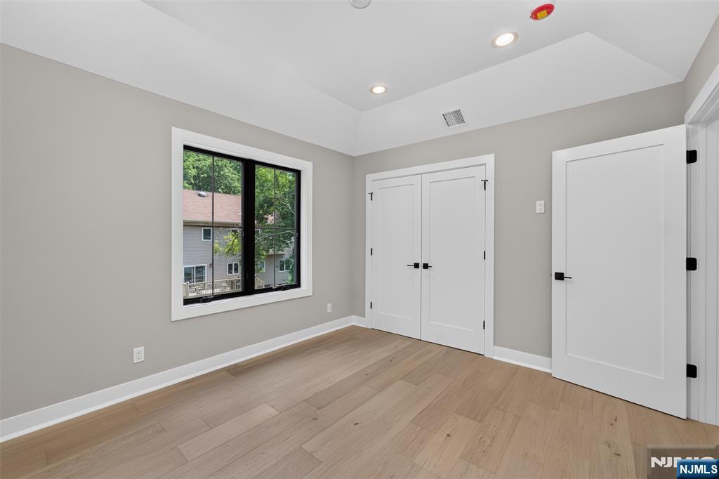 27 Crestwood Drive
