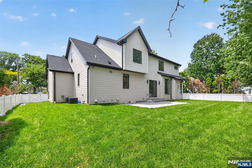 27 Crestwood Drive