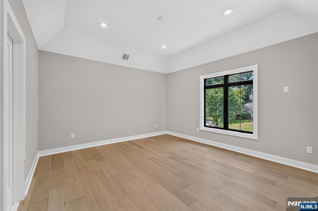 27 Crestwood Drive