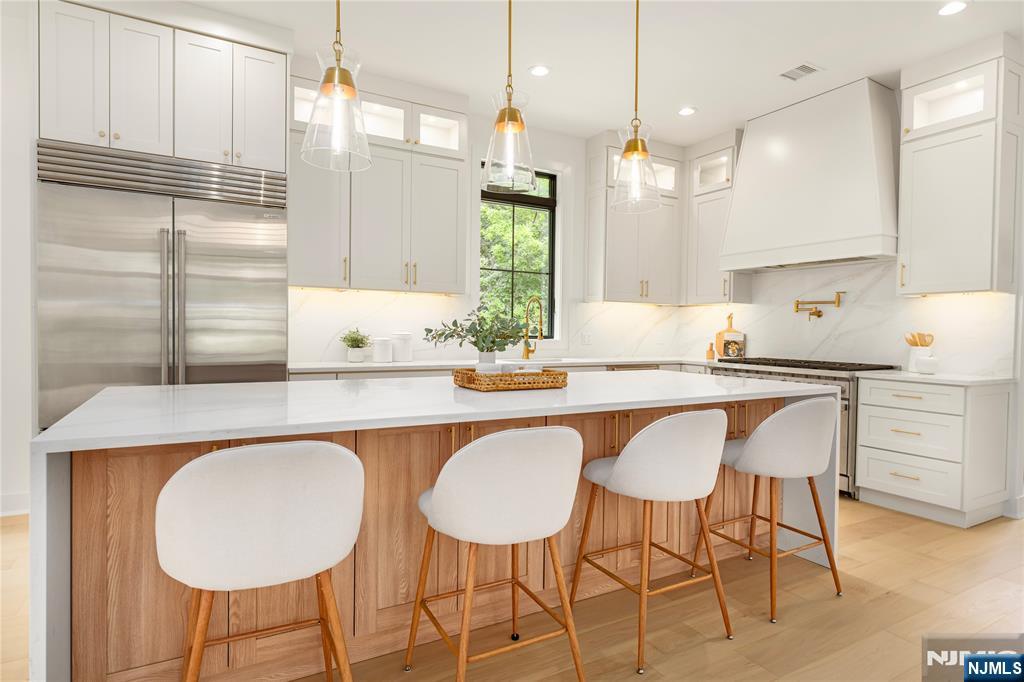 27 Crestwood Drive