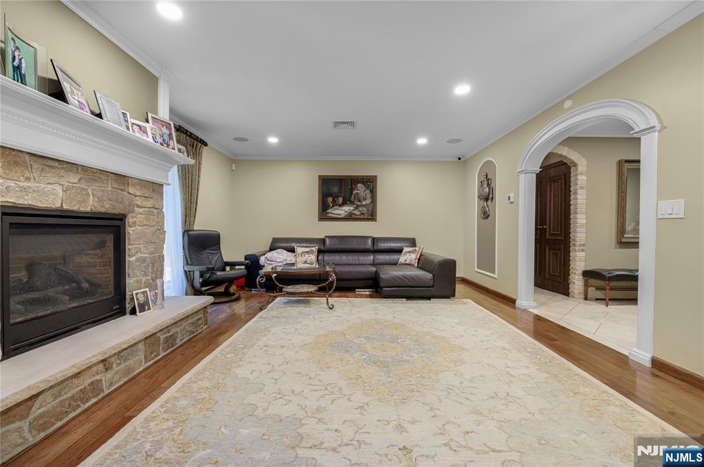 806 Stella Court