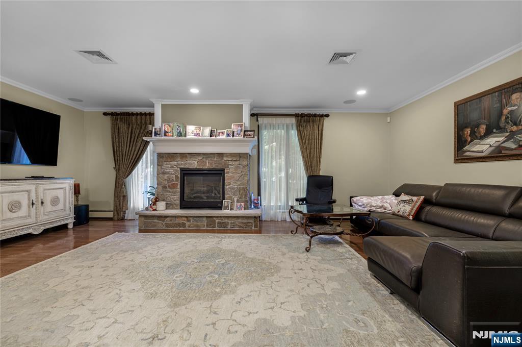 806 Stella Court