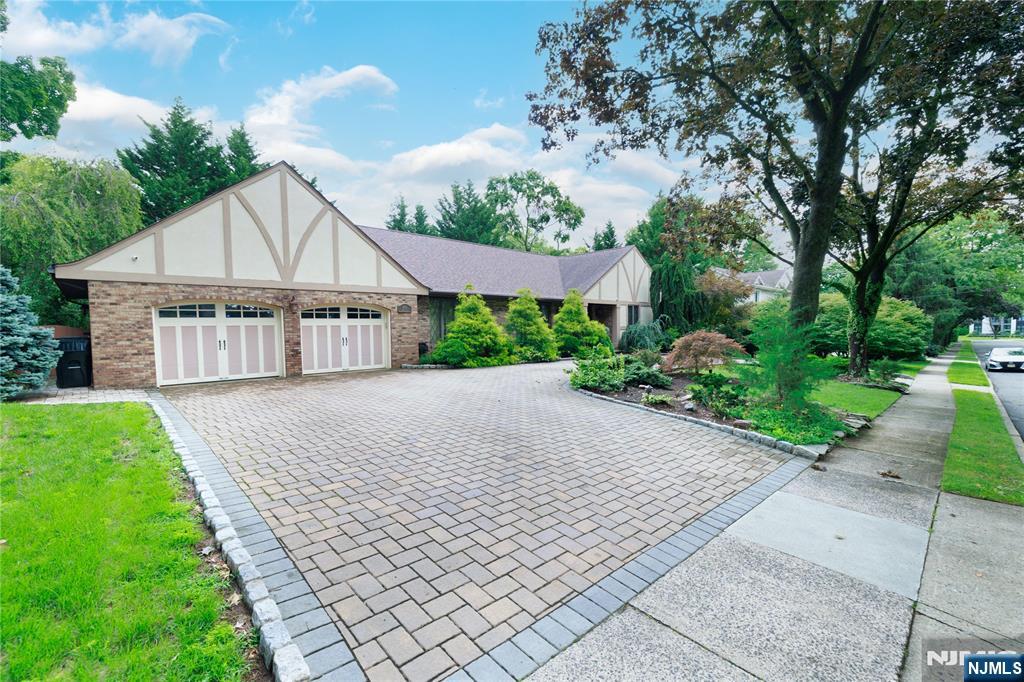 806 Stella Court