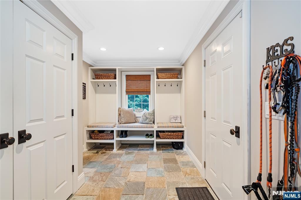 285 Dunham Place