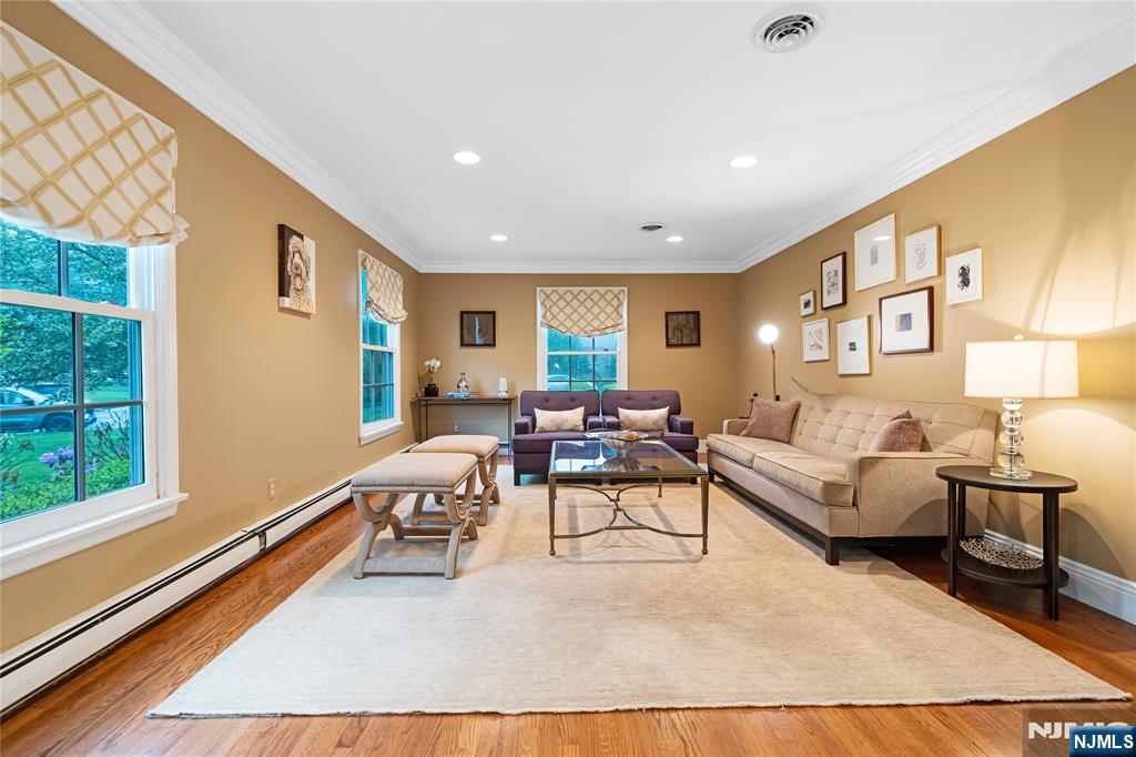 285 Dunham Place