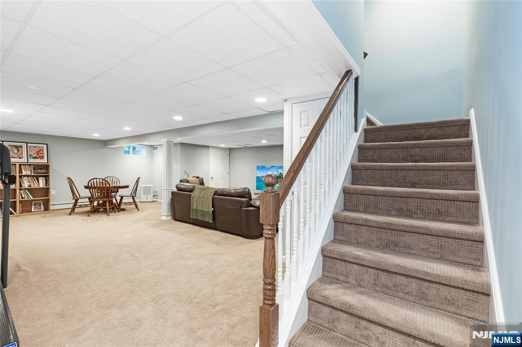 285 Dunham Place